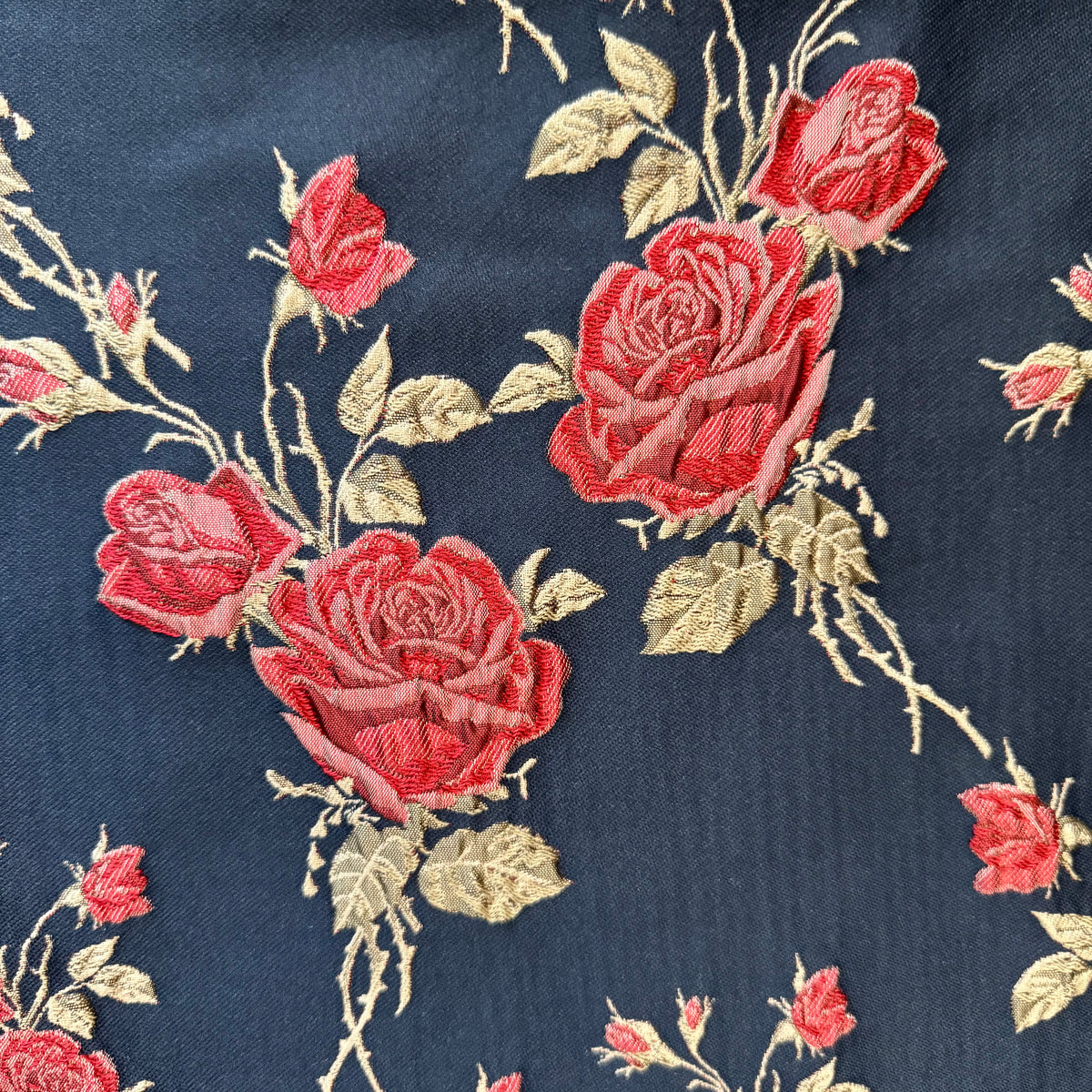 Dana Navy and Red Floral Jacquard Dress Entro Print Clouse UP