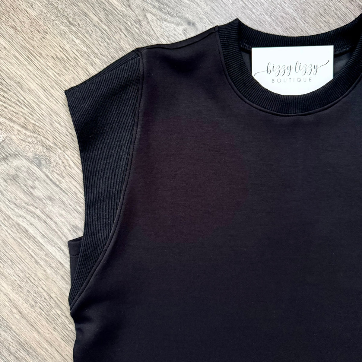 Entro Cap Sleeve Black Top Blanco Close Up of Cap Sleeve