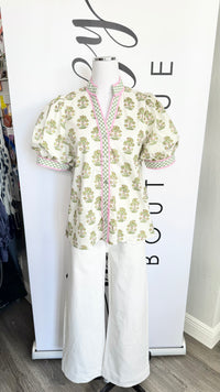 Entro Light Pink and Green Floral Button Down Top Mannequin 3