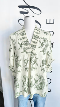 Lennon Green Umgee Print Top Mannequin 1
