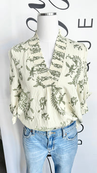 Lennon Green Umgee Print Top Mannequin 2