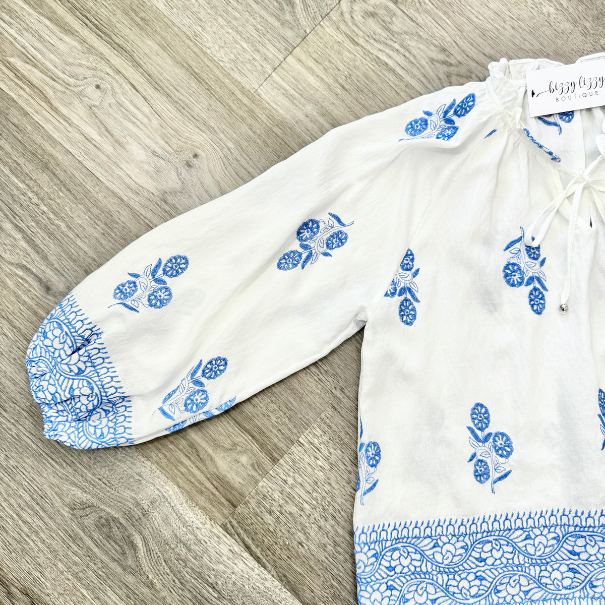 Natalie Embroidered Top Entro 3/4 Sleeve Close UP