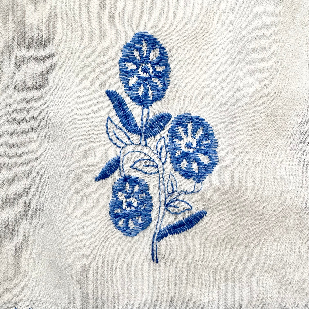 Natalie Embroidered Top Entro 3/4 Sleeve Light Blue Embroidery Detail