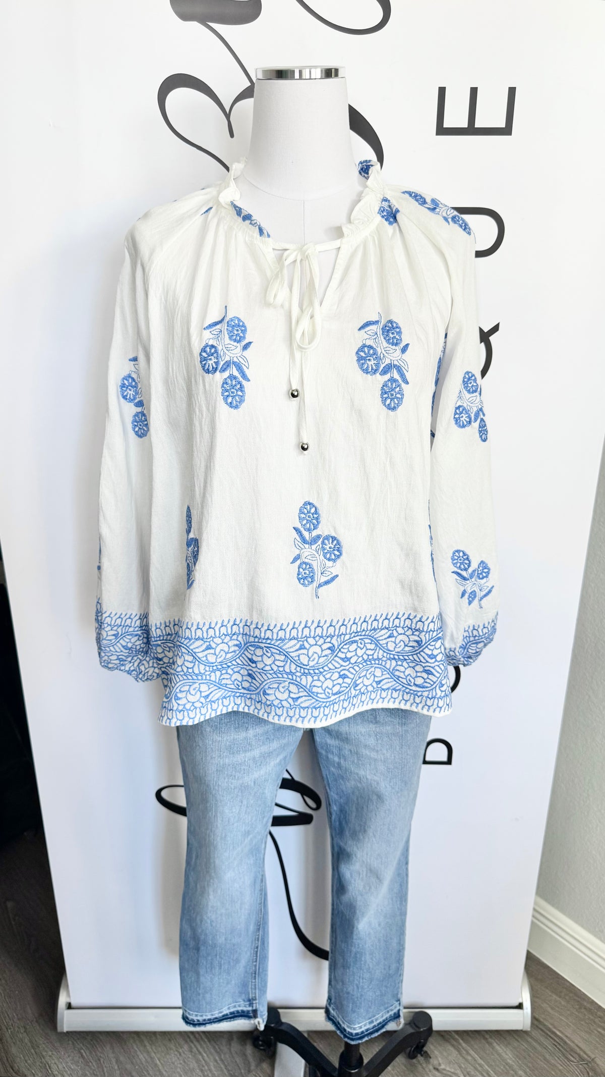 Natalie Embroidered Top Entro 3/4 Sleeve Mannequin