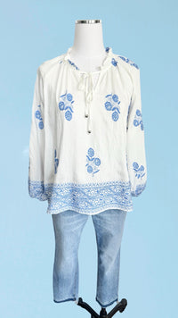 Natalie Embroidered Top Entro 3/4 Sleeve Mannequin 2