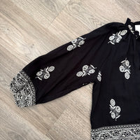 Natalie Entro Embroidered Top Black Close Up of 3/4 Sleeve