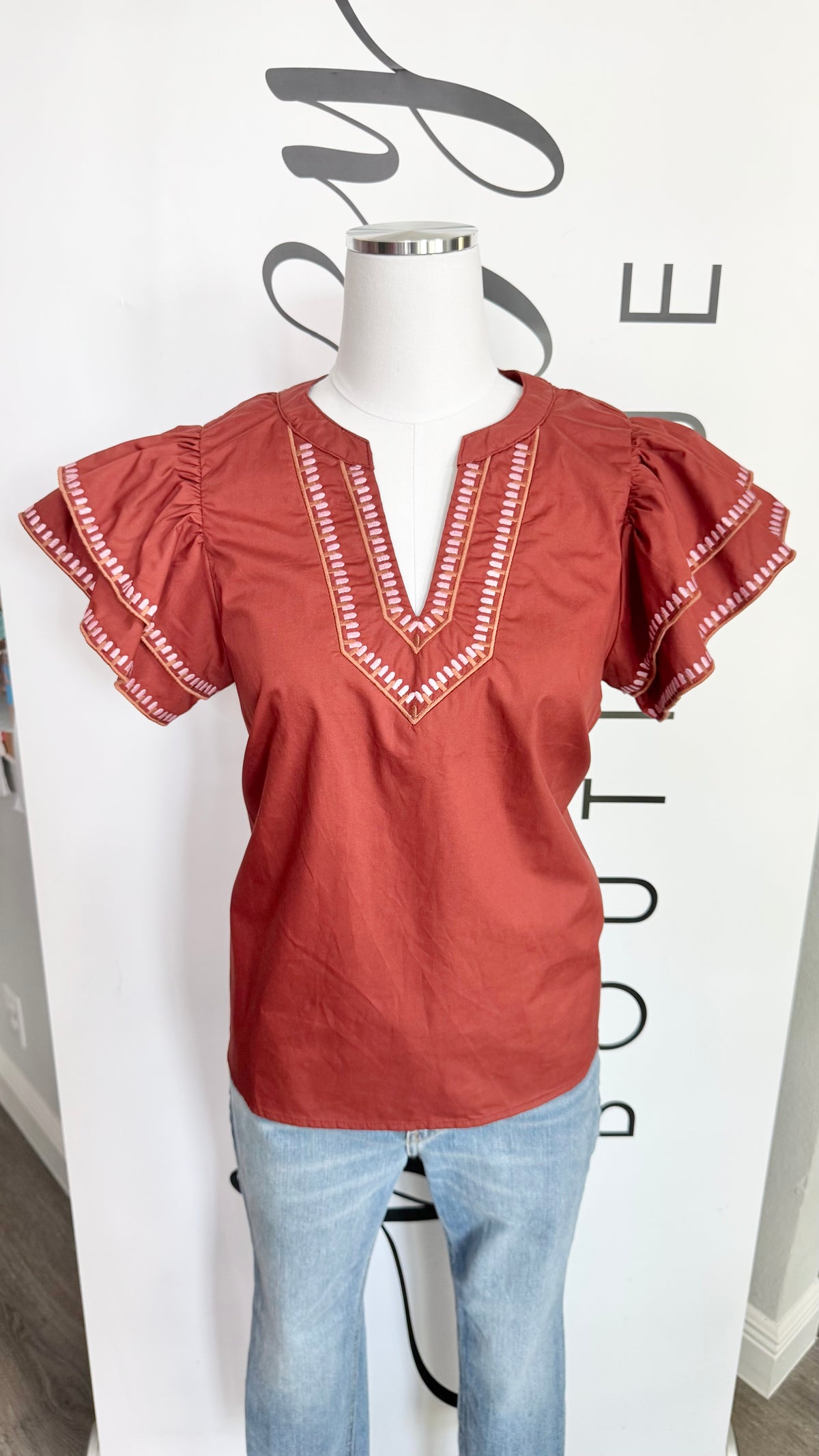 Tyra Top Entro Burnt Orange Embroidered Mannequin