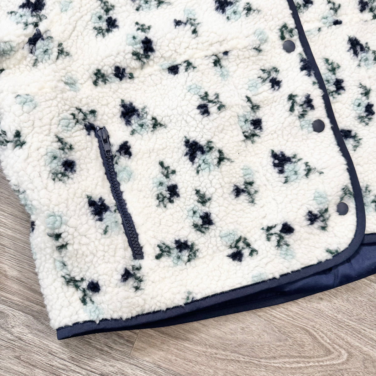 Vail Fleece Jacket Navy and Light Blue pocket