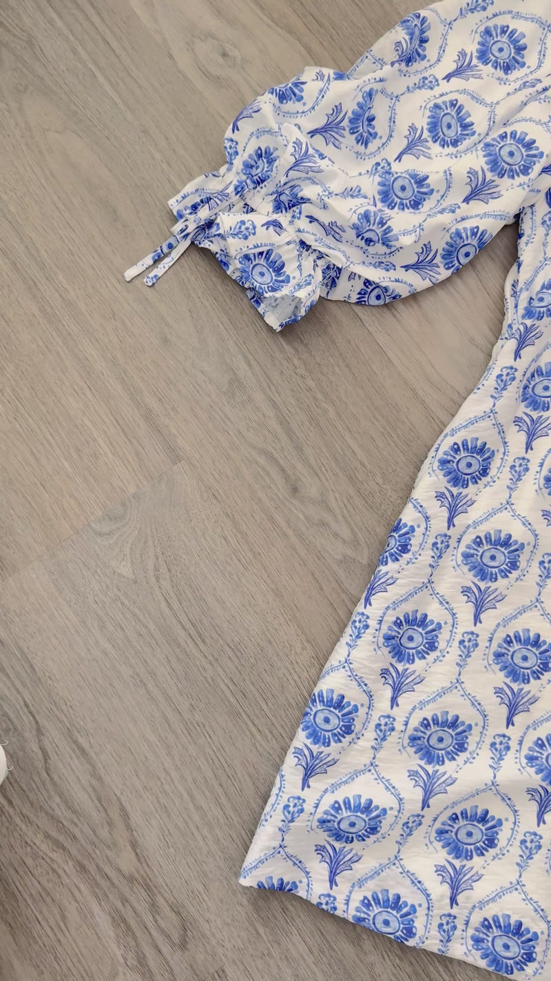 Blue and White Medallion Entro Dress 3/4 Sleeve Video 1